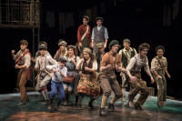Newsies at The Marriott Theatre: Pomp and Papes