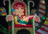 Matt Crowle stars in 'The Santaland Diaries' at Goodman Theatre
