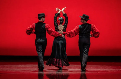 Review: Ensemble Español Spanish Dance Theater’s 50th Anniversary Celebration at Auditorium Theatre