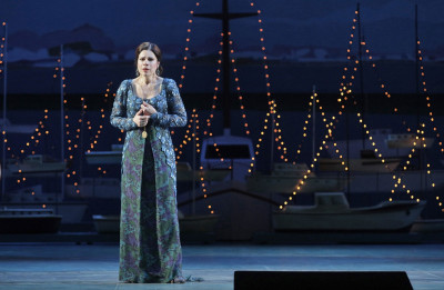 Ana María Martínez in ‘Cosi fan tutte’ at Lyric Opera